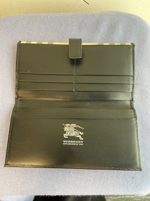 Burberry Beige Coated Cotton Leather trim Nova Check Snap Closure Long Wallets