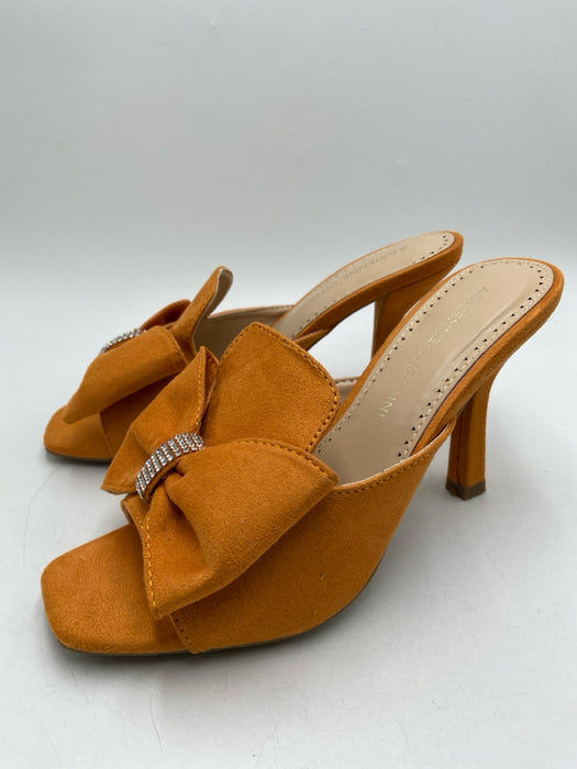 Adrienne Vittadini Shoe Size 6 Orange Suede Bow Embellished Open Toe Mule Pumps