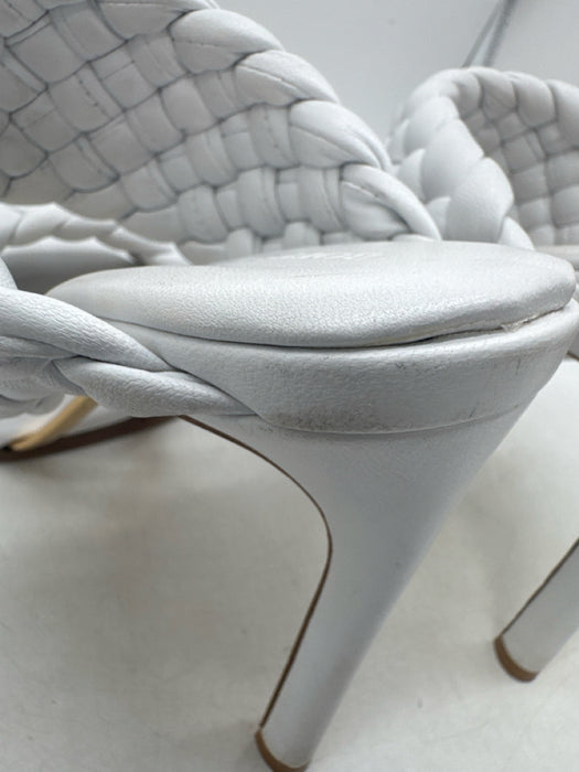 Bottega Veneta Shoe Size 39.5 White Leather Woven Gold Hardware Heel Sandals