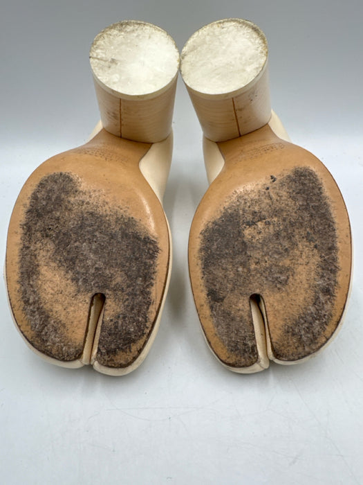 Maison Margiela Shoe Size 37.5 Cream White Leather Stacked Heel Tabby Pumps
