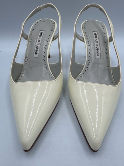 Manolo Blahnik Shoe Size 36 Cream Leather Pointed Toe Patent Slingback Pumps