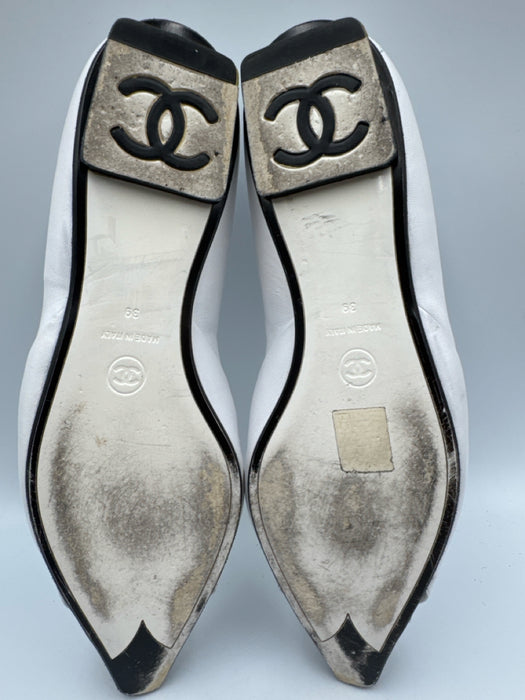 Chanel Shoe Size 39 Black & White Leather Upper Gold Tone Details Flat Pumps