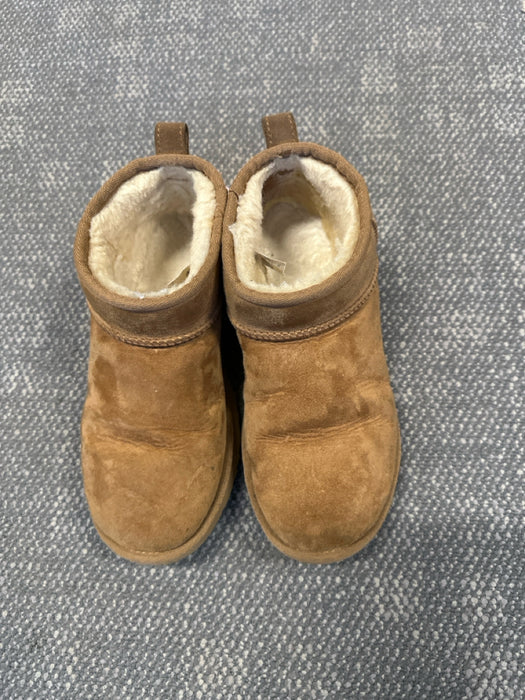 Ugg Shoe Size 7 Brown Suede Shearling Lined Short Booties