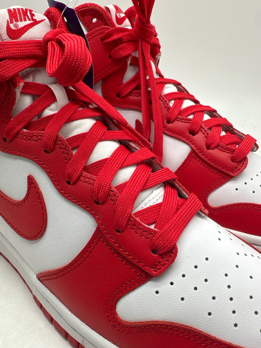 Nike Shoe Size 9 Like New White & Red Leather Two Tone Sneaker Men's Shoes