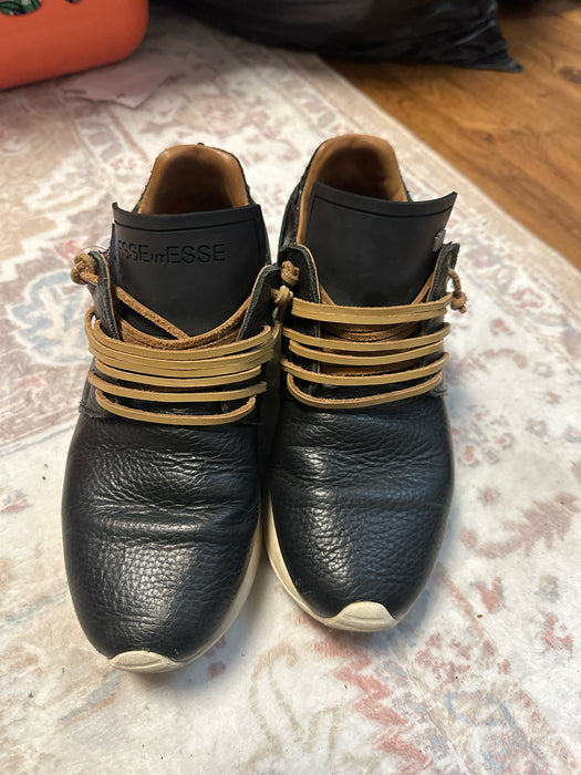 Esseutesse Shoe Size 36 Black Leather Snake Detail Shoes