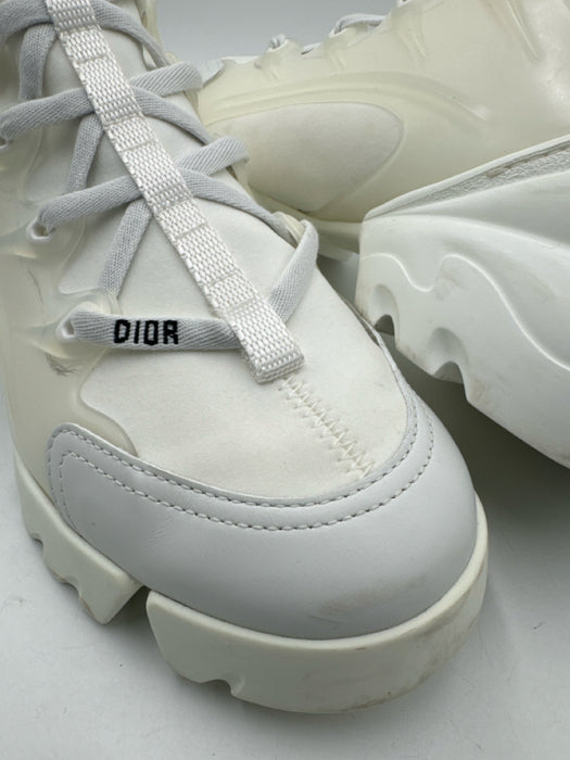 Christian Dior Shoe Size 38.5 White Leather & Synthetic Lace Up Low Top Sneakers