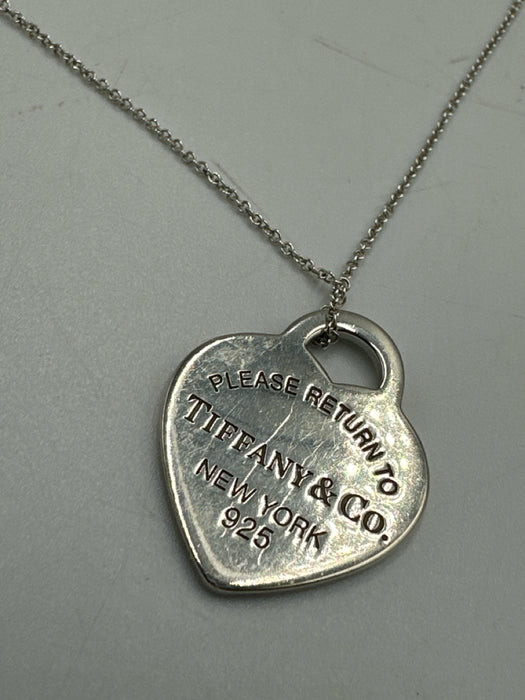 Tiffany & Co. Silver Sterling Silver 925 Heart Dainty Pendant Necklace