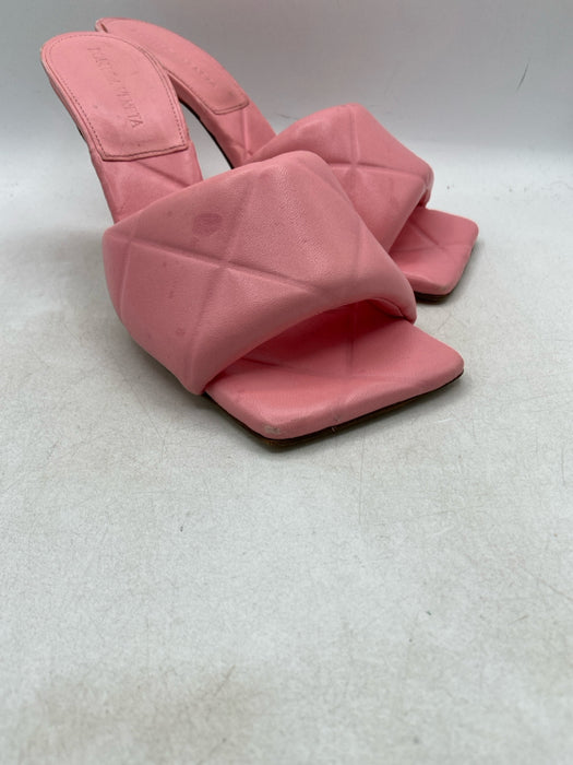 Bottega Veneta Shoe Size 37 Bubblegum Pink Leather Upper Quilted Mule Sandals