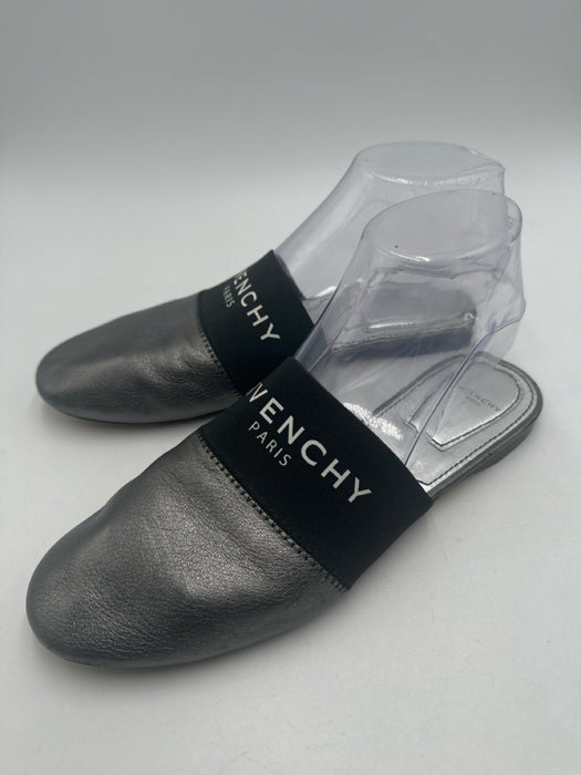 Givenchy Shoe Size 37.5 Silver & Black Leather round toe Slip On Logo Mules