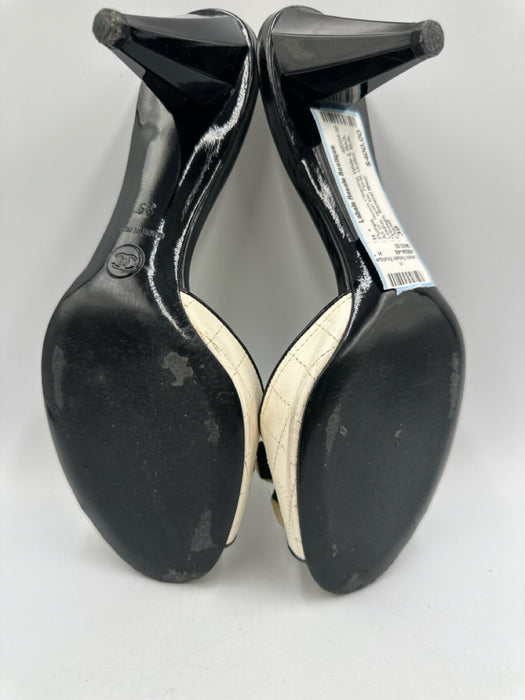 Chanel Shoe Size 39 White & Black Leather open toe Floral Quilted Mule Pumps