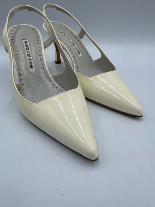 Manolo Blahnik Shoe Size 36 Cream Leather Pointed Toe Patent Slingback Pumps