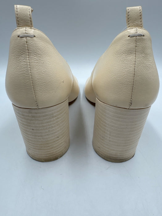 Maison Margiela Shoe Size 37.5 Cream White Leather Stacked Heel Tabby Pumps