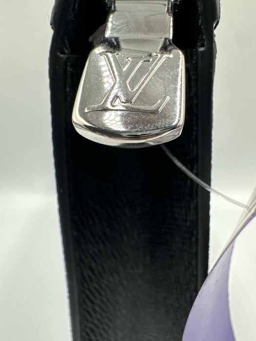 Louis Vuitton Black Taiga Leather Zip Top Silver Logo Clutch Card Slots Bag