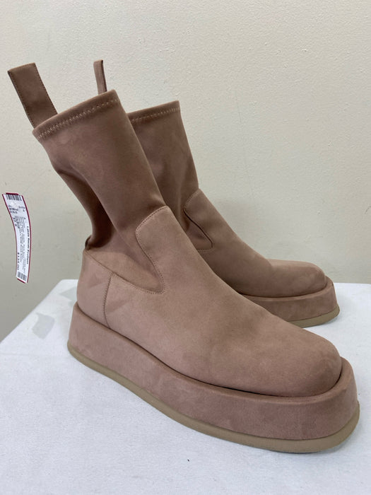 GIA/RHW Shoe Size 37.5 Blush Beige Suede Sock Boot Chunky Square Toe Booties