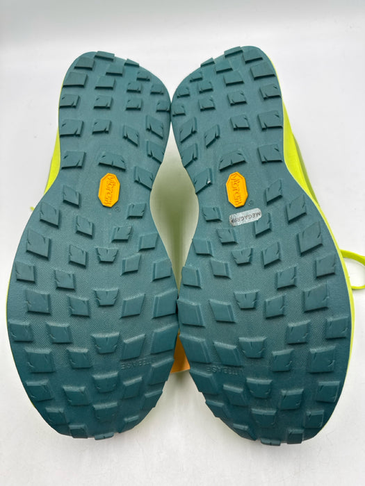 Arcteryx Shoe Size 10 Neon Synthetic Solid Sneaker Men's Shoes