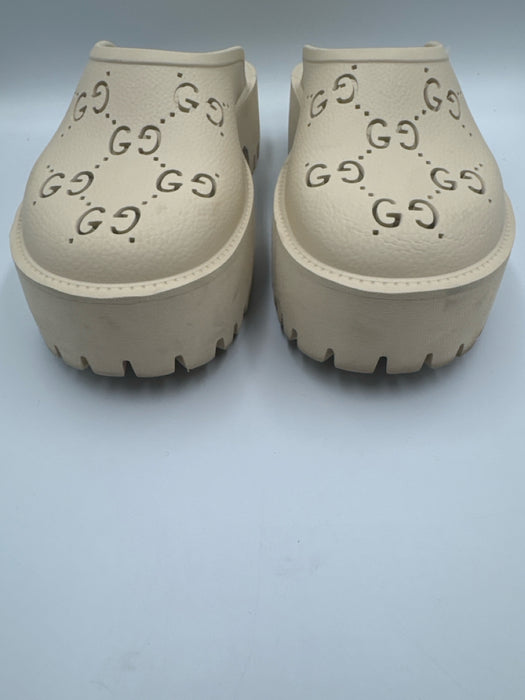 Gucci Shoe Size 39 Cream Beige Rubber Slip On Platform Monogram Perforated Mules