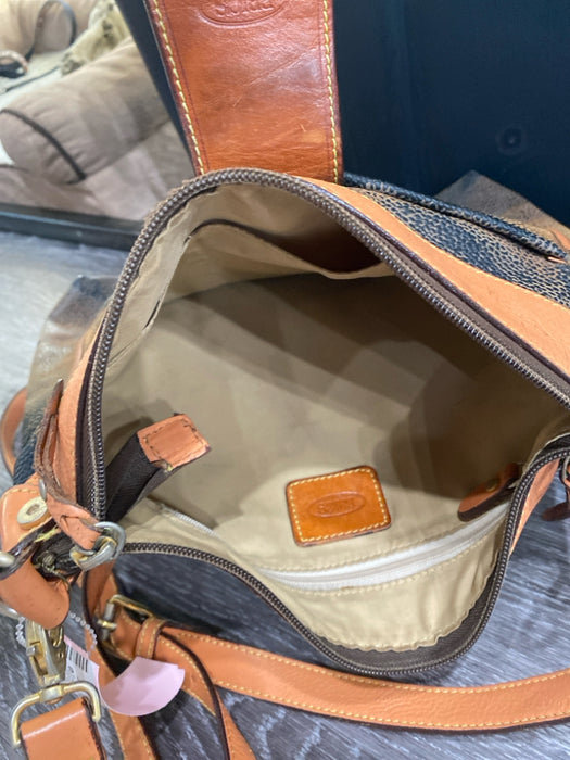 Bric's Tan & brown Leather Pebbled Shoulder Strap Top Zip front pocket Bag